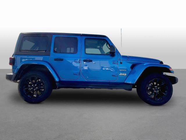 Used 2023 Jeep Wrangler Unlimited Sahara w/ Cold Weather Group AWD/4WD image 8