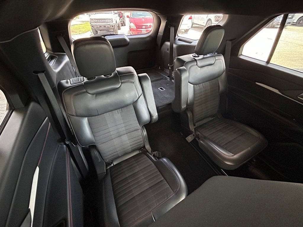Certified 2026 Ford Explorer ST-Line w/ ST-Line Street Pack RWD image 29