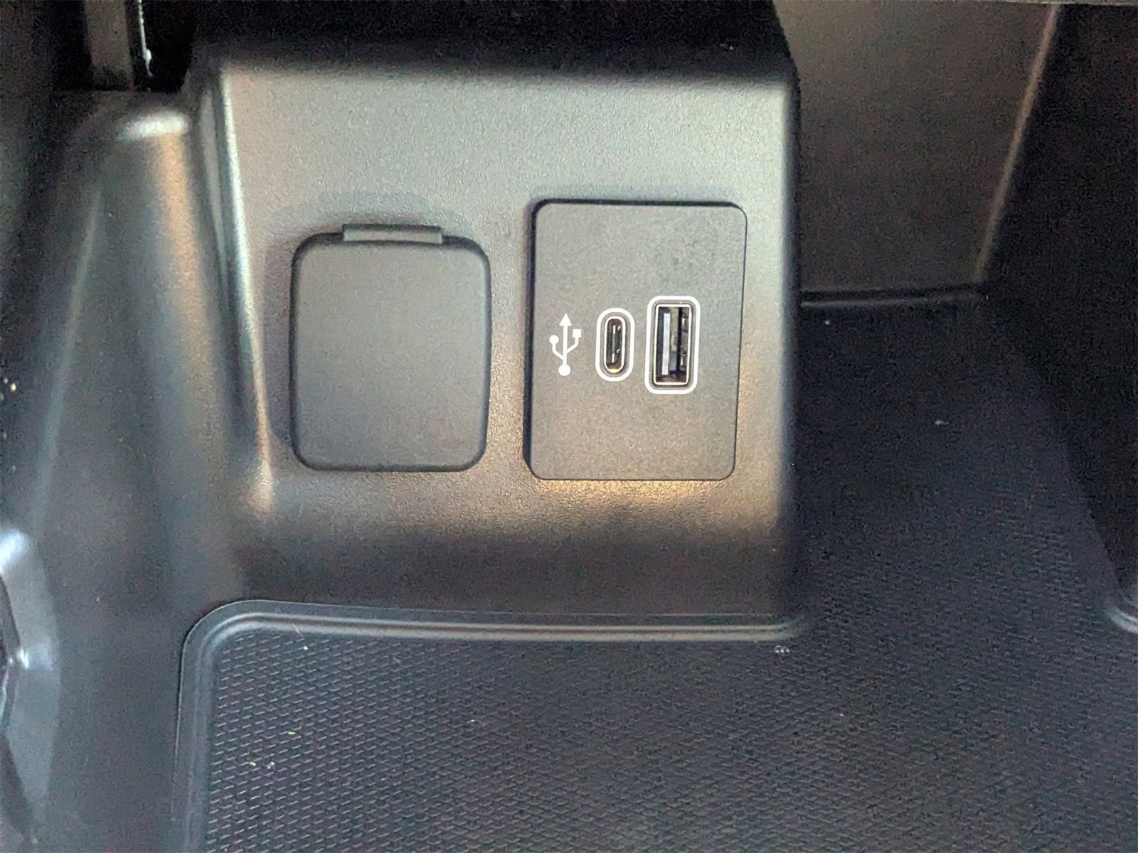 Certified 2025 Ford Explorer Active image 26