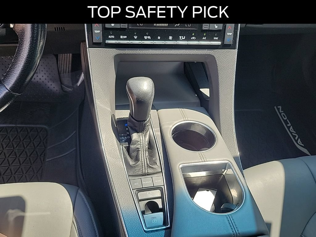Used 2019 Toyota Avalon XLE w/ Moonroof Package FWD image 30
