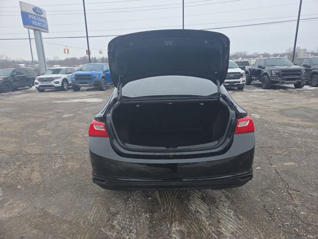 Used 2017 Chevrolet Malibu LT image 25