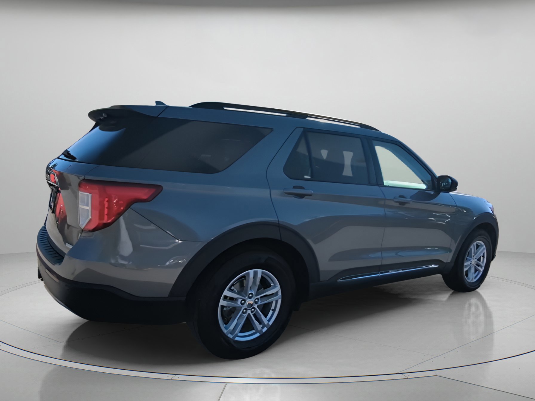 Certified 2020 Ford Explorer XLT w/ Equipment Group 202A image 23