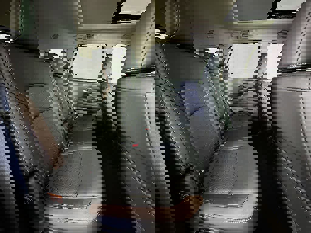 Used 2025 Nissan Pathfinder Platinum w/ Cargo Package image 33