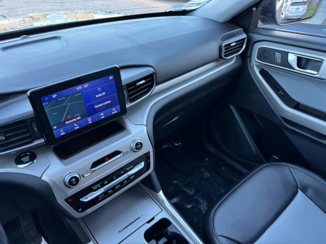 Certified 2022 Ford Explorer XLT w/ Equipment Group 202A AWD/4WD image 31