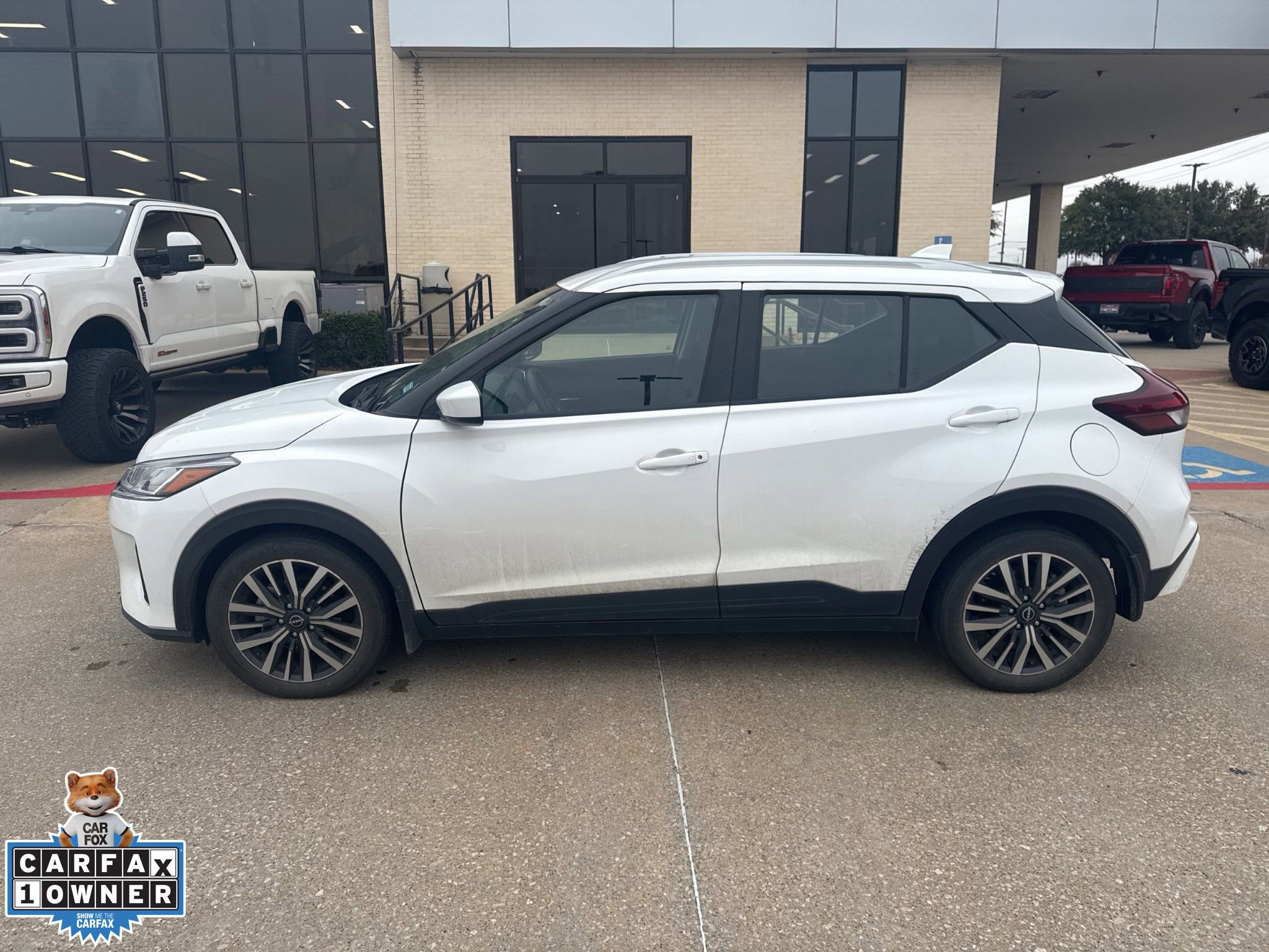 Used 2022 Nissan Kicks SV image 8
