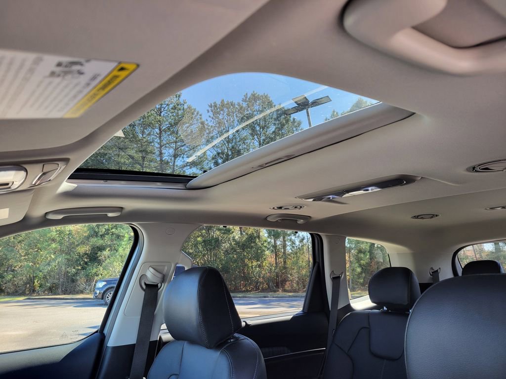 Used 2024 Kia Telluride EX w/ EX Captain's Chair Package image 25