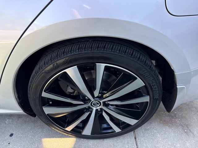Used 2020 Nissan Altima 2.5 SR FWD image 11