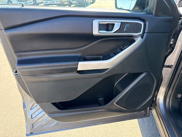 Certified 2023 Ford Explorer XLT w/ Equipment Group 202A RWD image 13