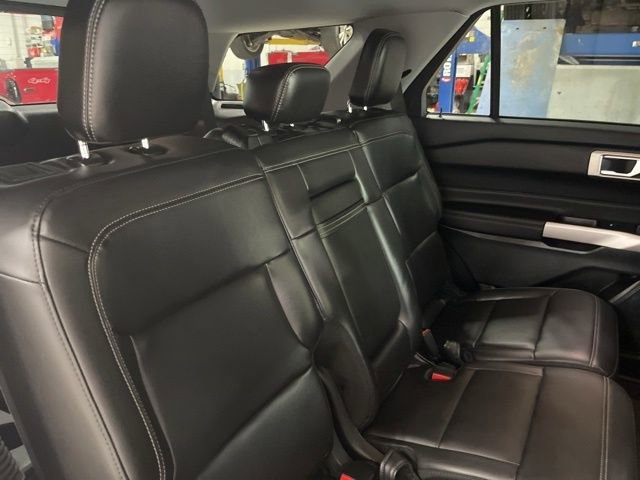 Certified 2023 Ford Explorer XLT w/ Equipment Group 202A AWD/4WD image 38