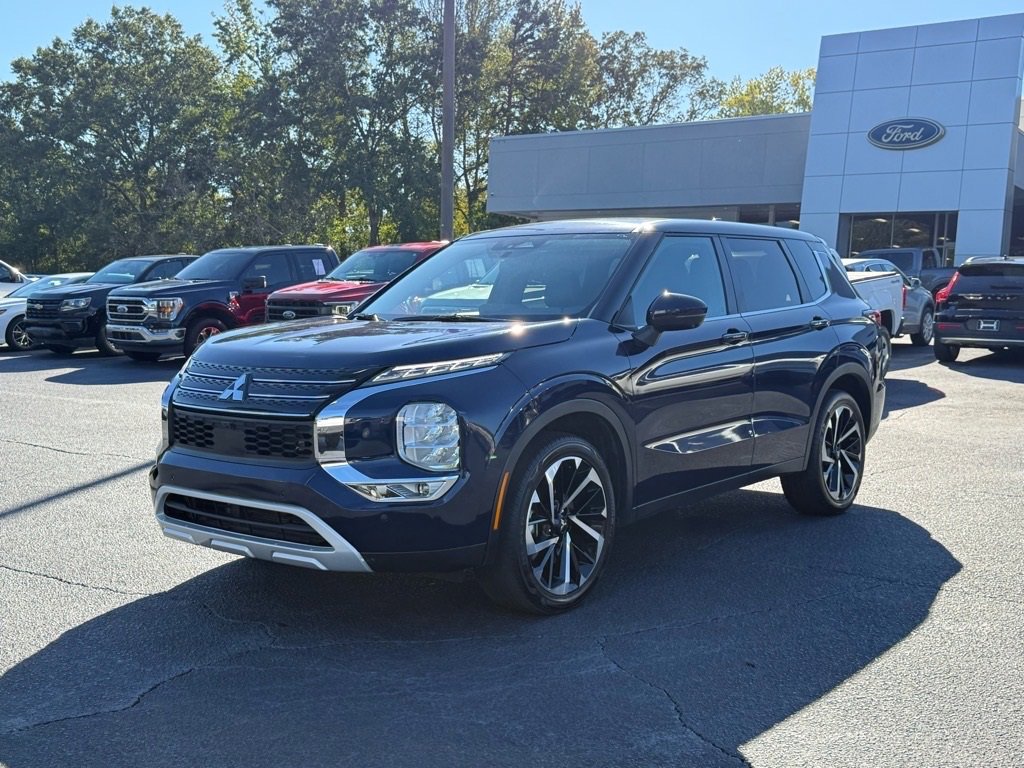Used 2024 Mitsubishi Outlander SE Black Edition image 8