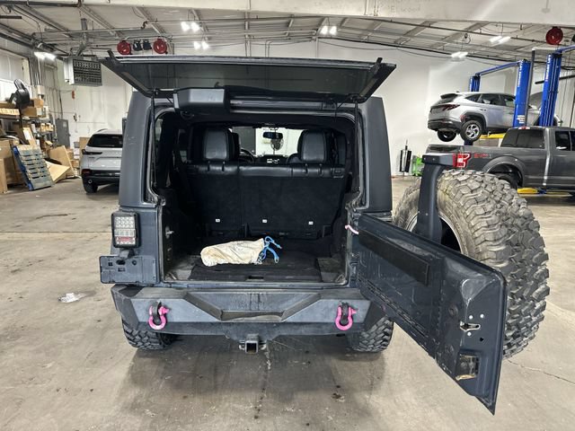 Used 2017 Jeep Wrangler Unlimited Rubicon w/ Connectivity Group AWD/4WD image 25