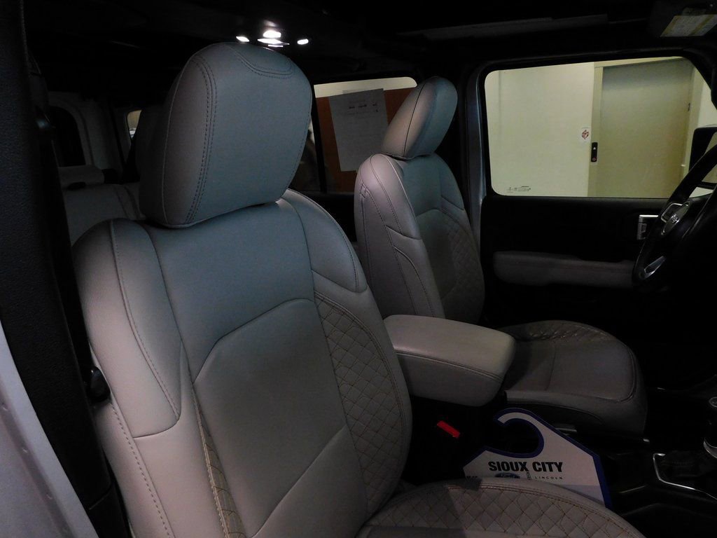 Used 2022 Jeep Wrangler Unlimited Sahara image 37
