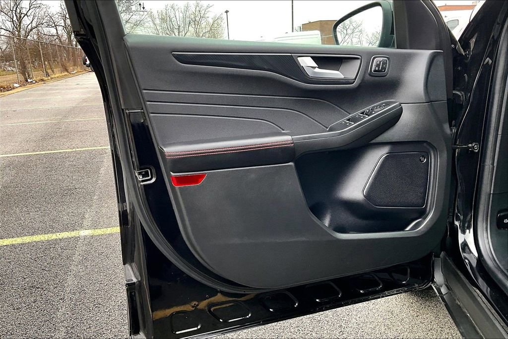 Certified 2023 Ford Escape ST-Line Select w/ Tech Pack #2 image 21