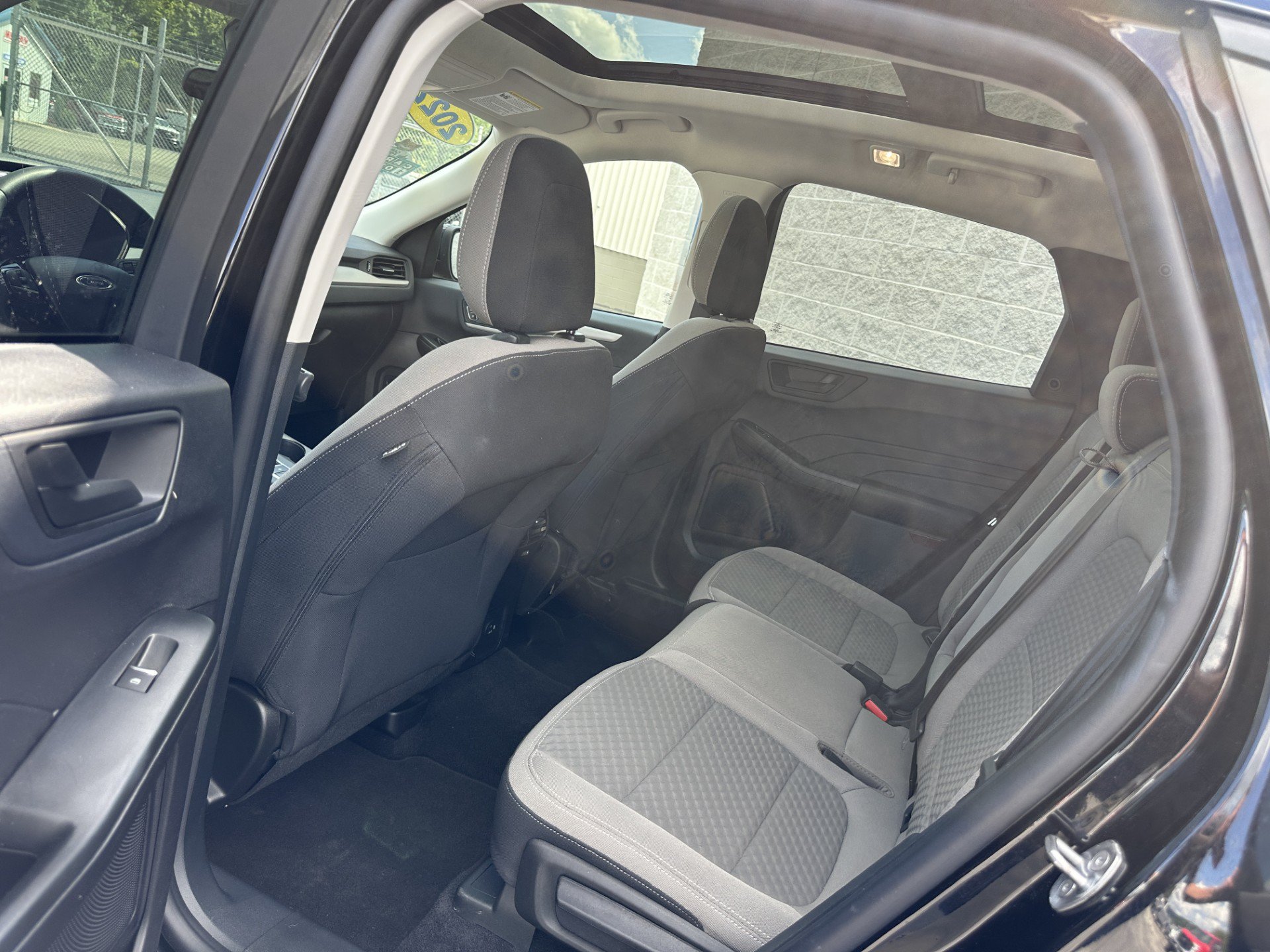 Certified 2022 Ford Escape SE w/ SE Sport Appearance Package AWD/4WD image 10