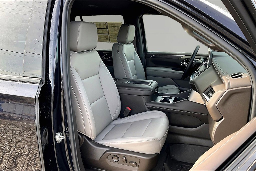 Used 2023 Chevrolet Tahoe Z71 w/ Luxury Package image 9