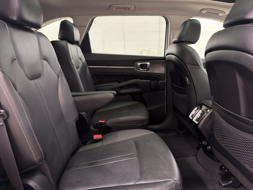 Used 2022 Kia Sorento SX FWD image 32