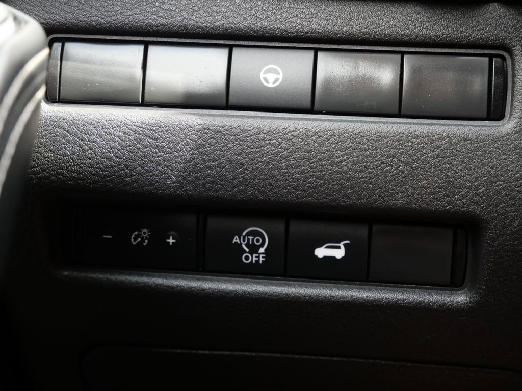 Used 2024 Nissan Rogue SV AWD/4WD image 25