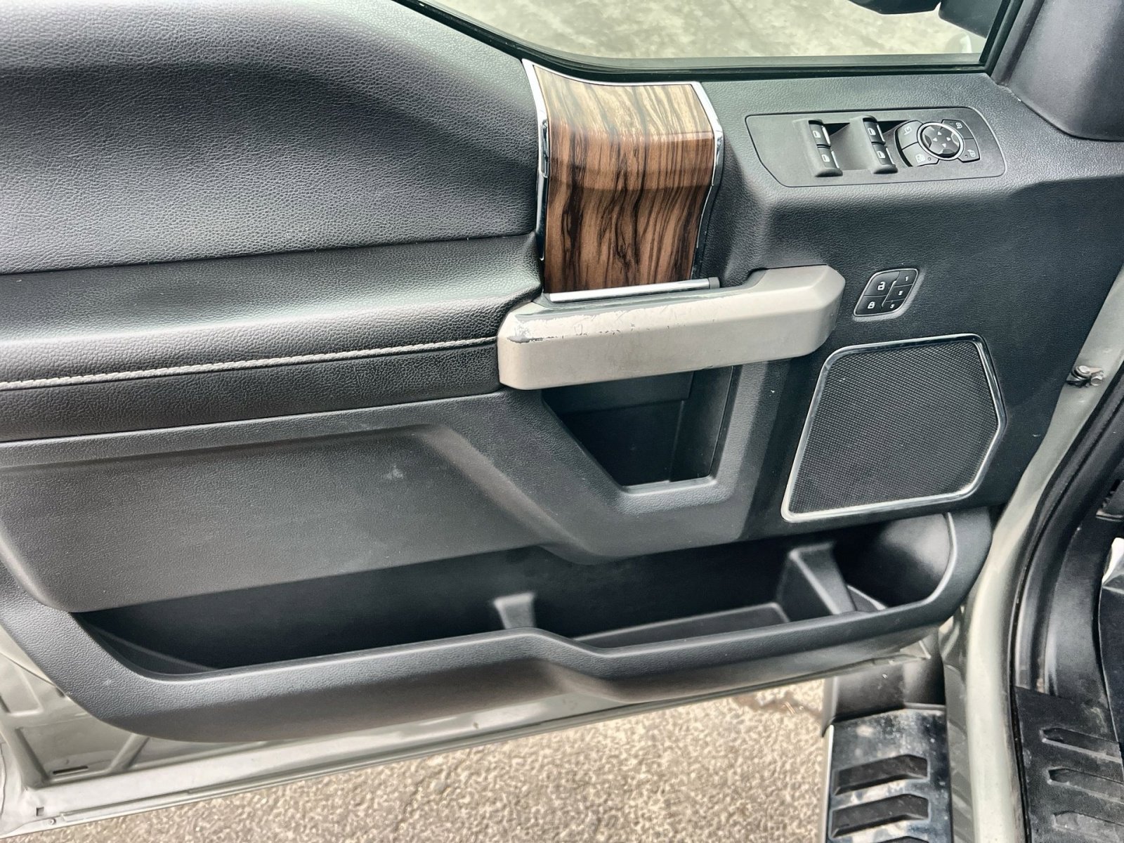 Certified 2019 Ford F150 Lariat image 15