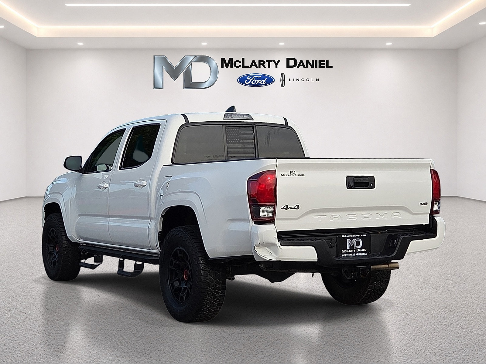Used 2022 Toyota Tacoma SR AWD/4WD image 4