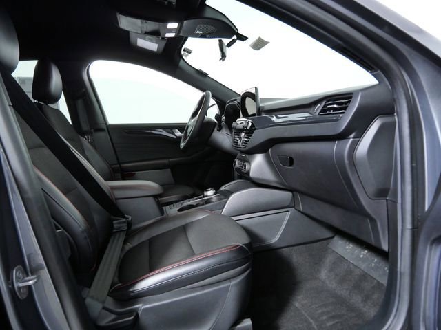 Certified 2024 Ford Escape ST-Line Select AWD/4WD image 10