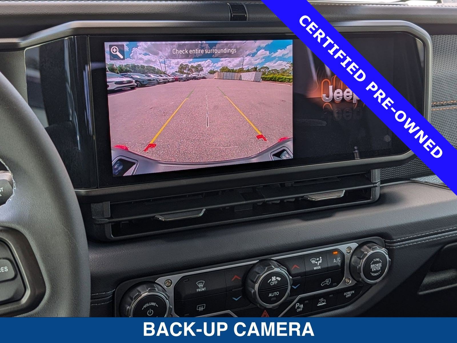 Used 2025 Jeep Gladiator Mojave w/ Safety Group AWD/4WD image 31