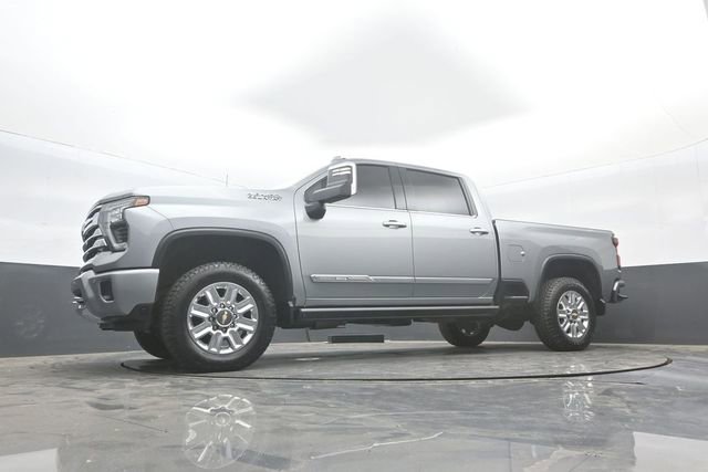 Used 2024 Chevrolet Silverado 2500 High Country w/ High Country Premium Package AWD/4WD image 39