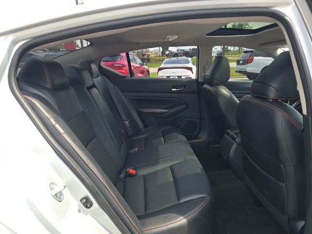 Used 2022 Nissan Altima 2.5 SR FWD image 17