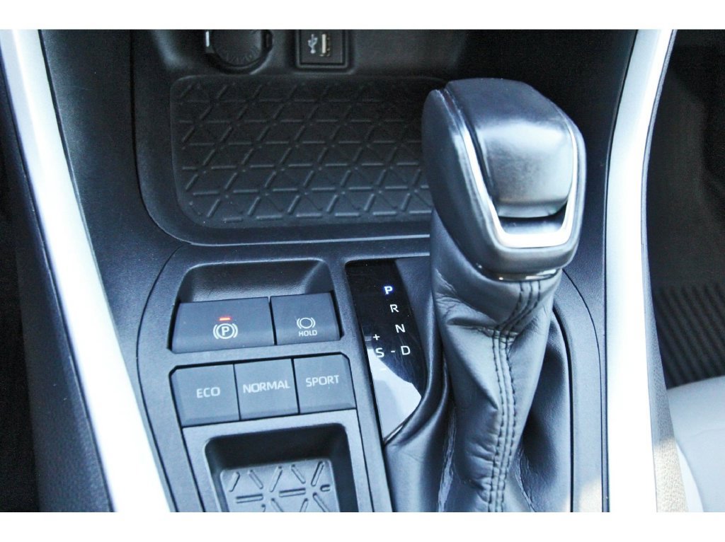 Used 2024 Toyota RAV4 XLE Premium FWD image 29