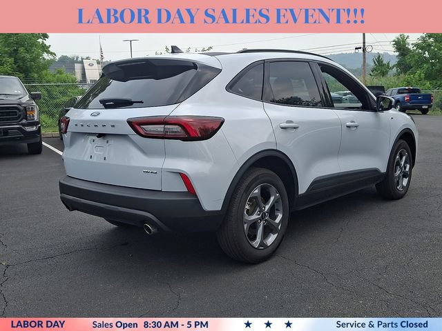 Certified 2025 Ford Escape ST-Line Select AWD/4WD image 11
