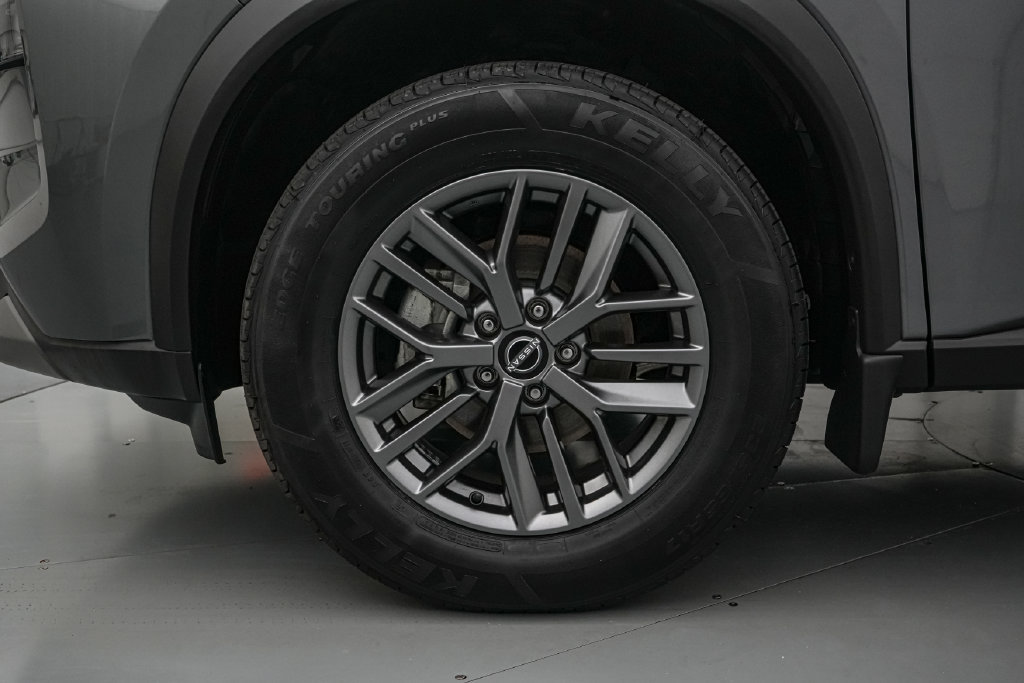 Used 2023 Nissan Rogue S AWD/4WD image 10