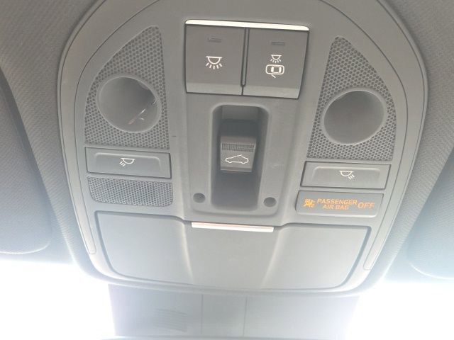 Used 2023 Genesis G70 2.0T w/ Sport Prestige Package image 29