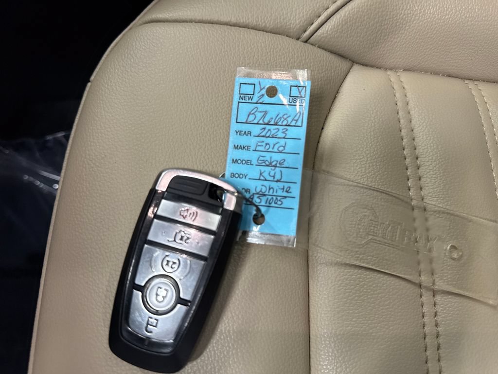 Certified 2023 Ford Edge SEL w/ Convenience Package AWD/4WD image 32