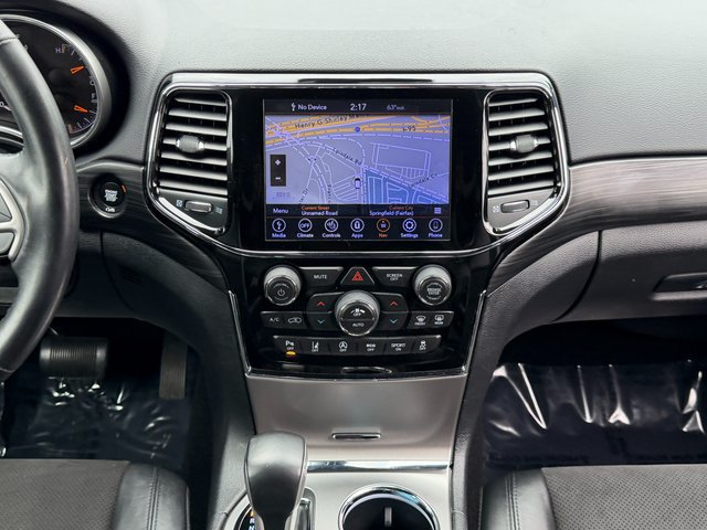 Used 2020 Jeep Grand Cherokee Altitude AWD/4WD image 21
