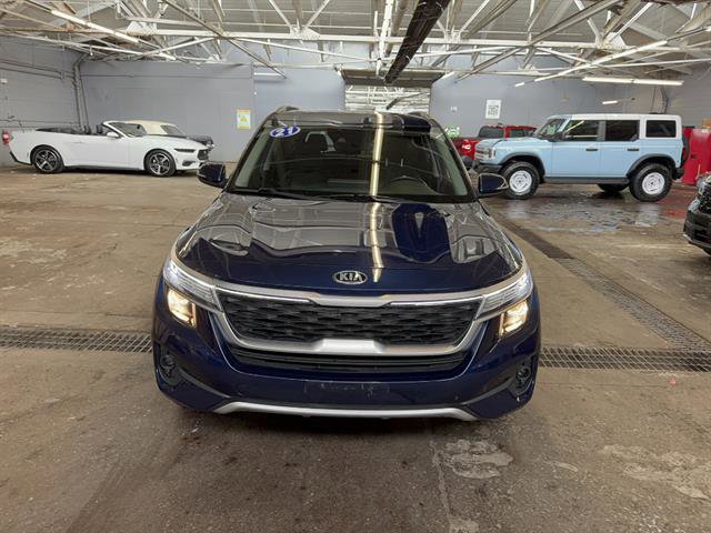 Used 2021 Kia Seltos EX AWD/4WD image 7