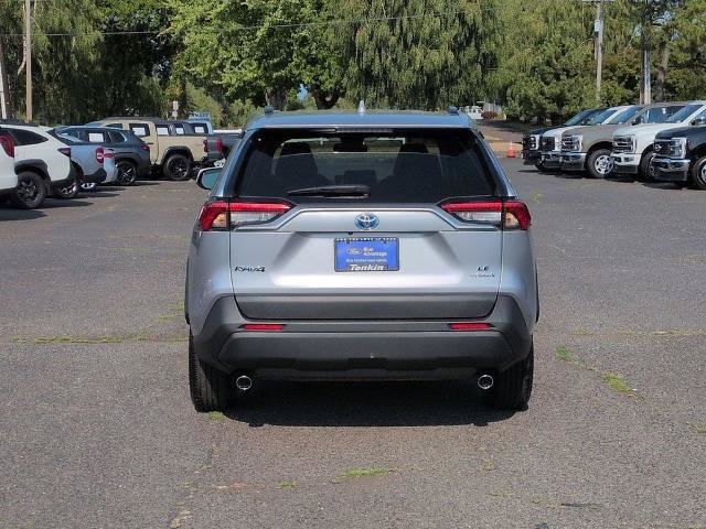 Used 2024 Toyota RAV4 LE AWD/4WD image 4