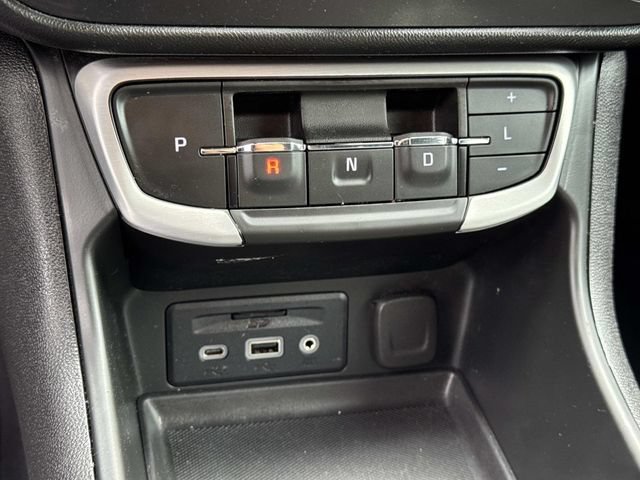 Used 2022 GMC Terrain SLT w/ Infotainment Package II FWD image 16