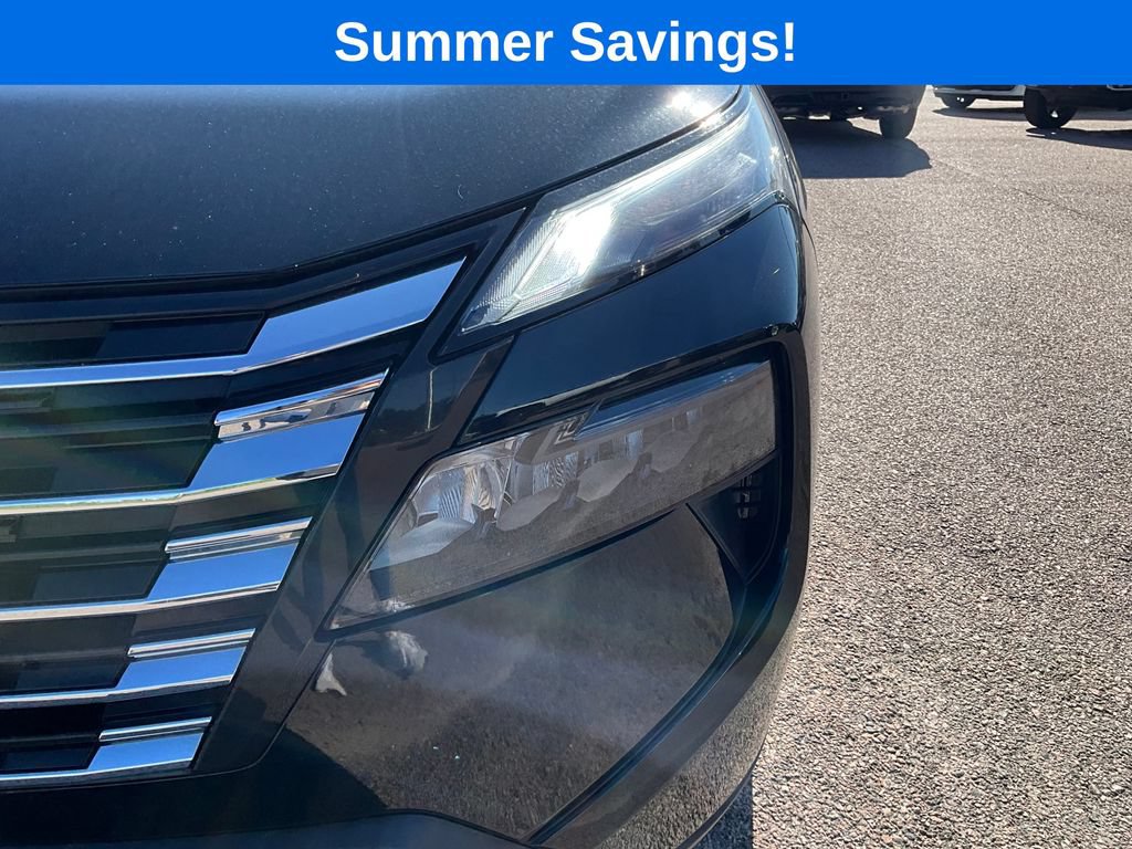 Used 2025 Nissan Rogue SV AWD/4WD image 11