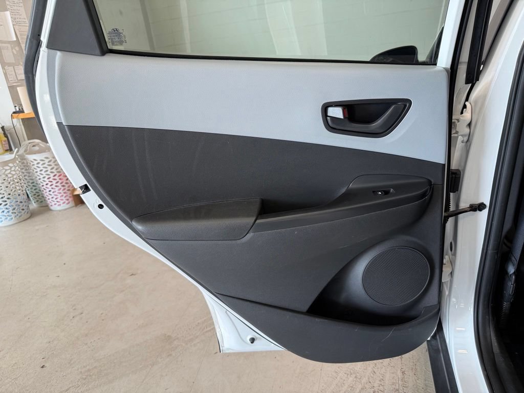 Used 2021 Hyundai Kona SE w/ Cargo Package AWD/4WD image 11