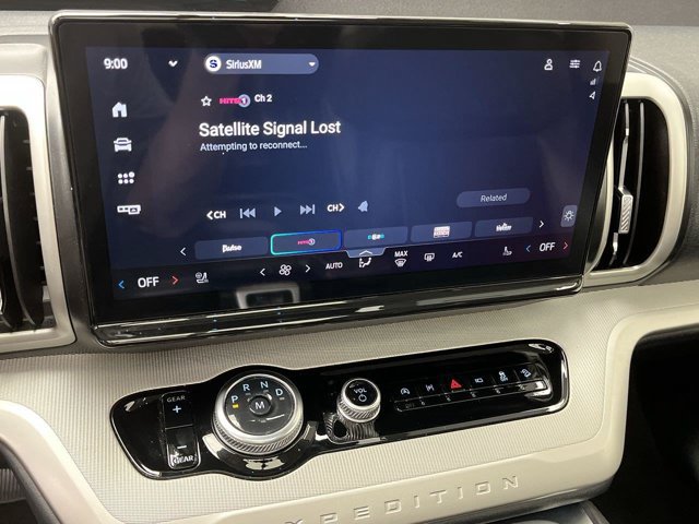 Certified 2025 Ford Expedition Active AWD/4WD image 23