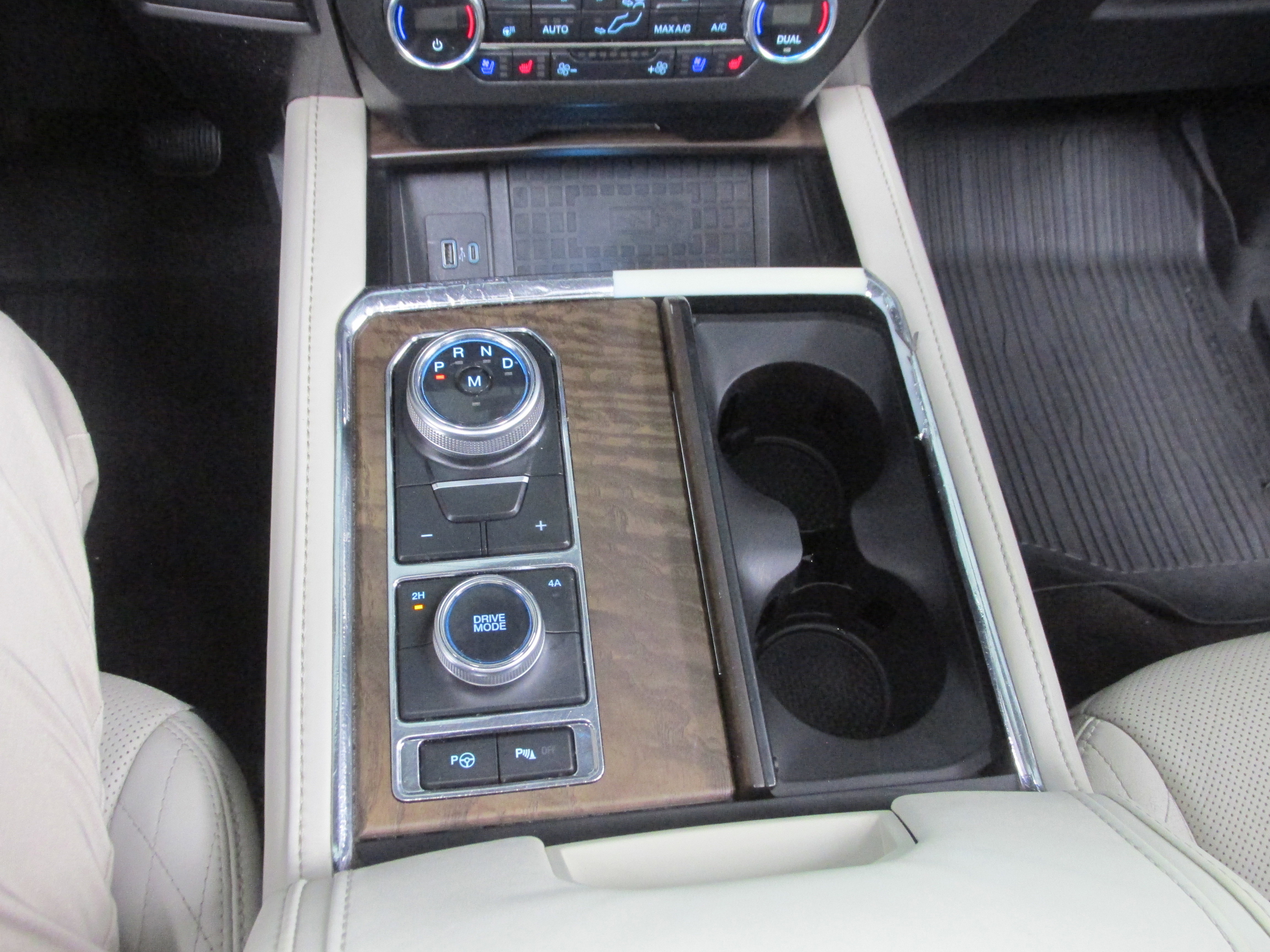 Certified 2020 Ford Expedition Max Platinum image 44