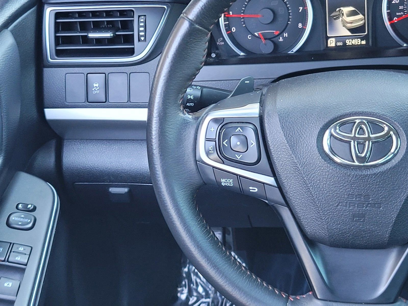 Used 2017 Toyota Camry SE FWD image 13