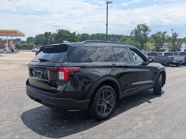 Certified 2025 Ford Explorer ST-Line w/ Premium Package AWD/4WD image 11