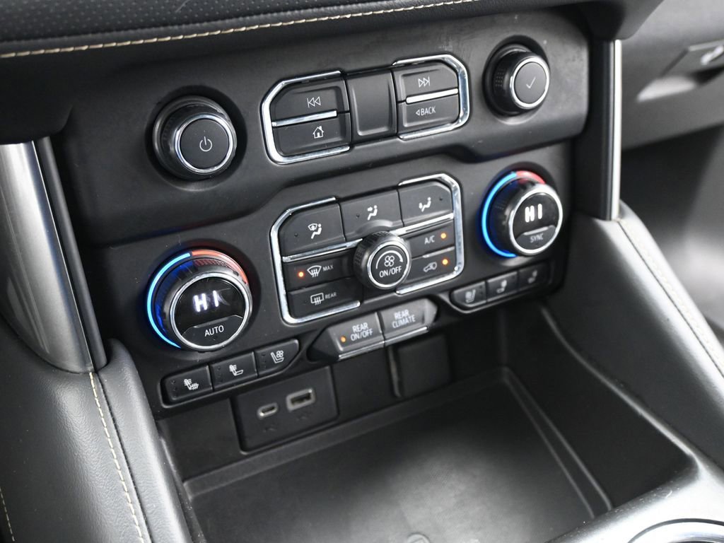 Used 2021 Chevrolet Tahoe Premier w/ Premium Package image 16