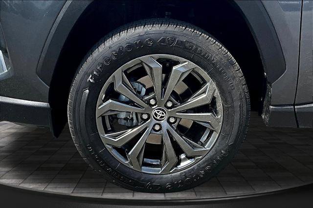 Used 2022 Toyota RAV4 XLE Premium AWD/4WD image 9