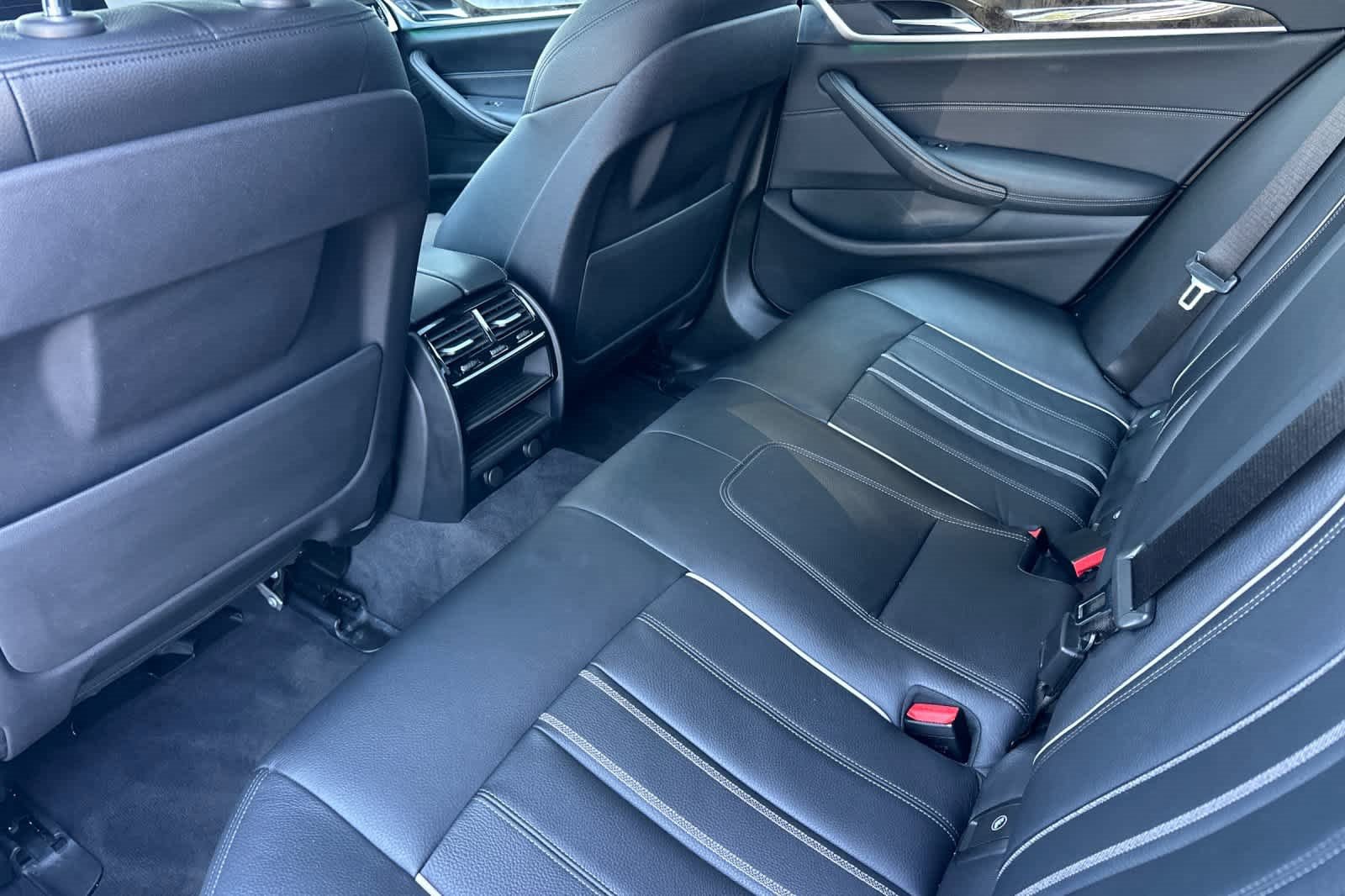 Used 2019 BMW 530i w/ Convenience Package image 4