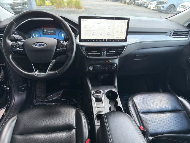 Certified 2024 Ford Escape Platinum AWD/4WD image 23