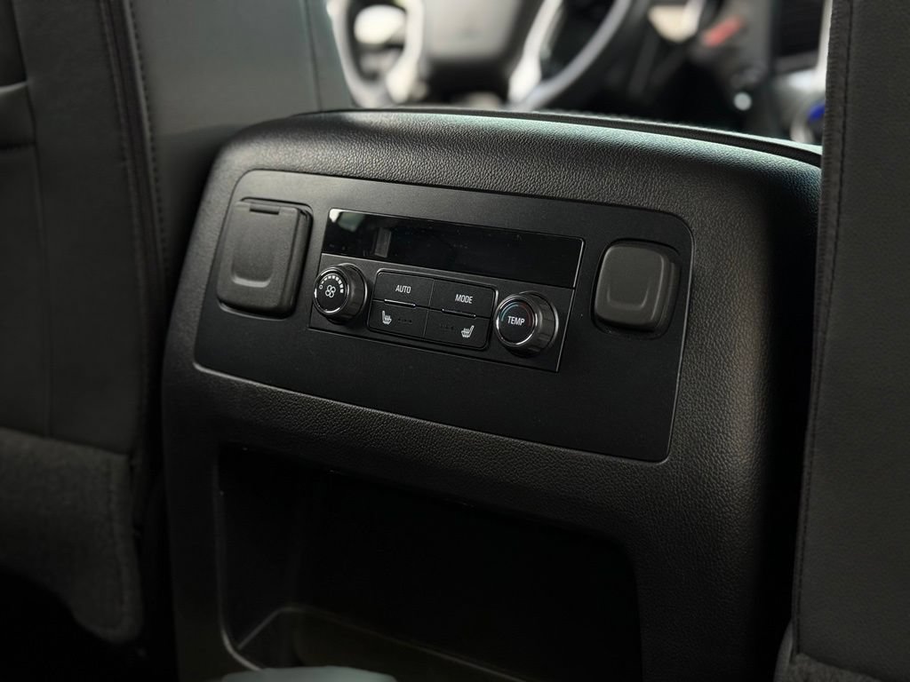 Used 2019 Chevrolet Tahoe LT w/ Luxury Package AWD/4WD image 20