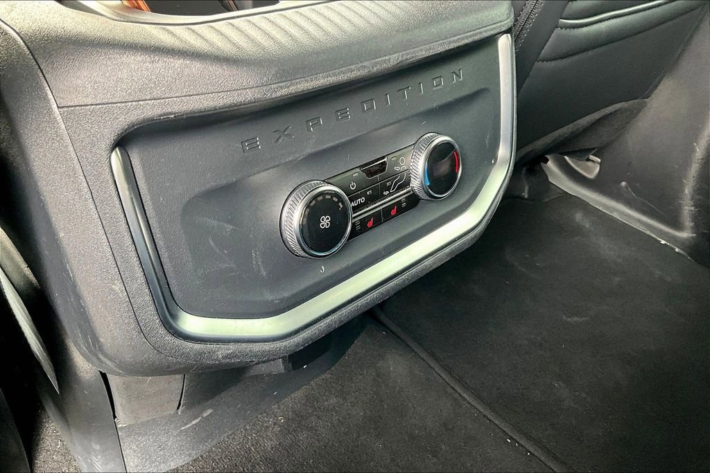 Certified 2025 Ford Expedition Max Platinum AWD/4WD image 17