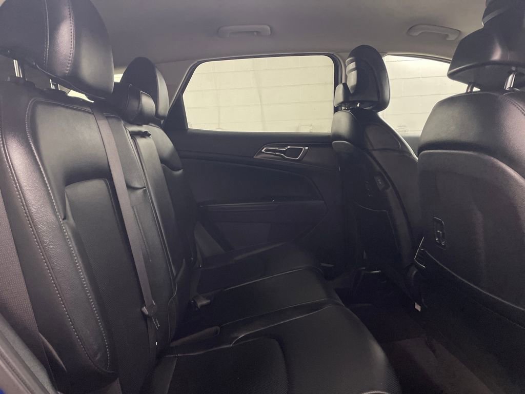 Used 2023 Kia Sportage EX image 31