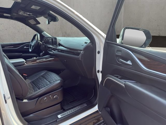 Used 2022 Cadillac Escalade Sport Platinum AWD/4WD image 35